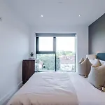 Appartement Centre - 2 Bed Penthouse With Balcony *