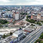 Centre - 2 Bed Penthouse With Balcony