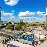 Centre - 2 Bed Penthouse With Balcony Appartement *