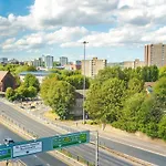 Centre - 2 Bed Penthouse With Balcony Leeds (West Yorkshire)