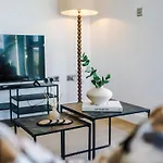 Appartement Centre - 2 Bed Penthouse With Balcony