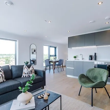 Centre - 2 Bed Penthouse With Balcony דירה לידס