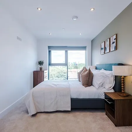 Centre - 2 Bed Penthouse With Balcony לידס