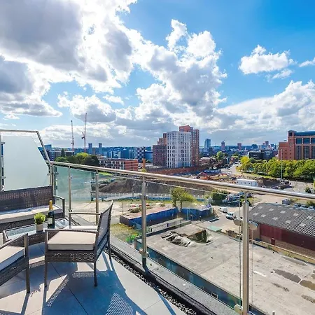 דירה Centre - 2 Bed Penthouse With Balcony