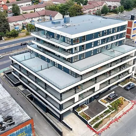 Centre - 2 Bed Penthouse With Balcony * Leeds (West Yorkshire)