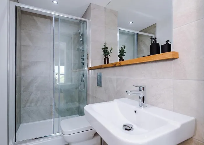 Centre - 2 Bed Penthouse With Balcony Apartamento