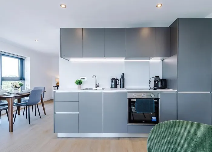 Centre - 2 Bed Penthouse With Balcony