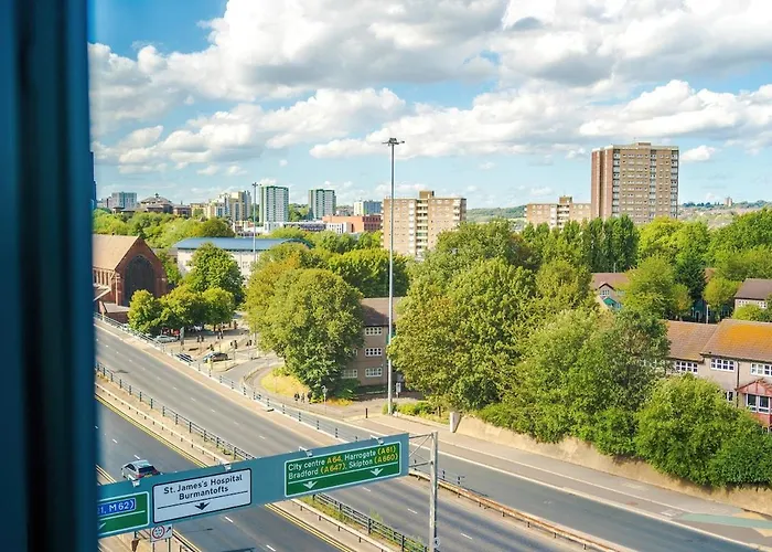 Centre - 2 Bed Penthouse With Balcony Leeds (West Yorkshire)