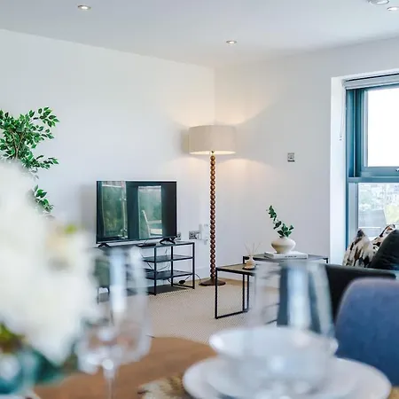 Centre - 2 Bed Penthouse With Balcony Apartamento